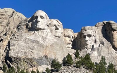 Mount Rushmore National Memorial und Crazy Horse Memorial